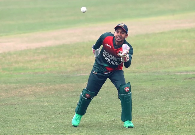 মুশফিক এখন সবার ওপরে
