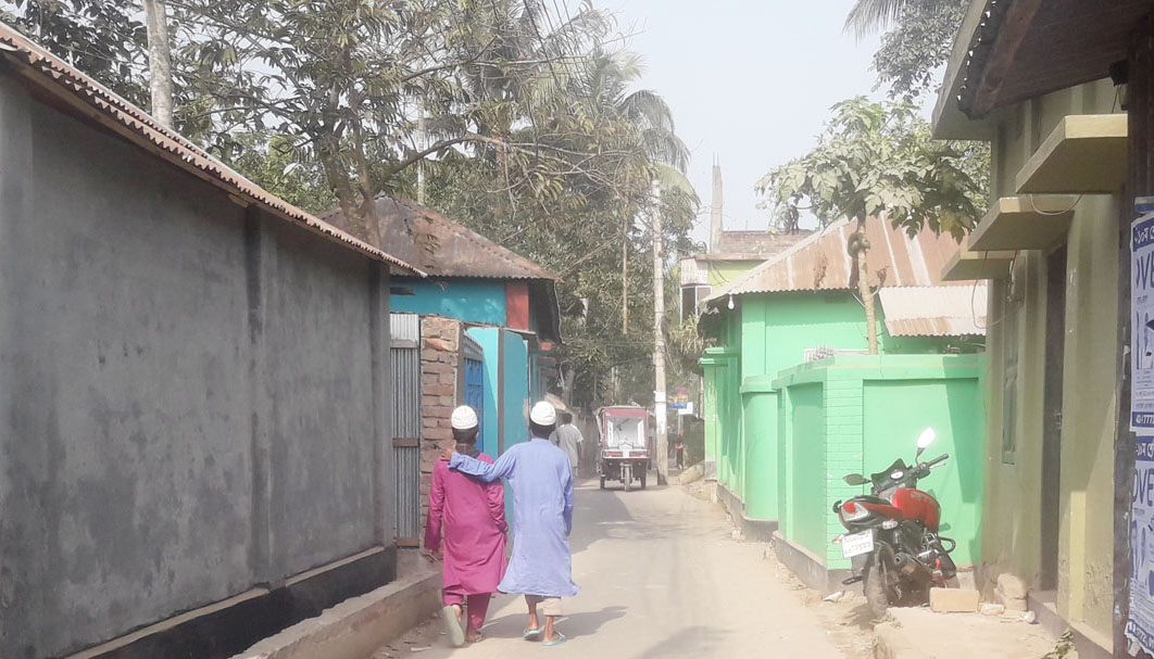 ​গোপালগঞ্জ শহরের অবৈধ দখলদারমুক্ত করে নিরাপদ সড়কে রূপান্তরের কাজ শুরু