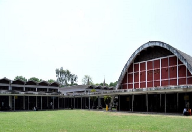 ​না ভেঙে সংস্কার করা হবে টিএসসি