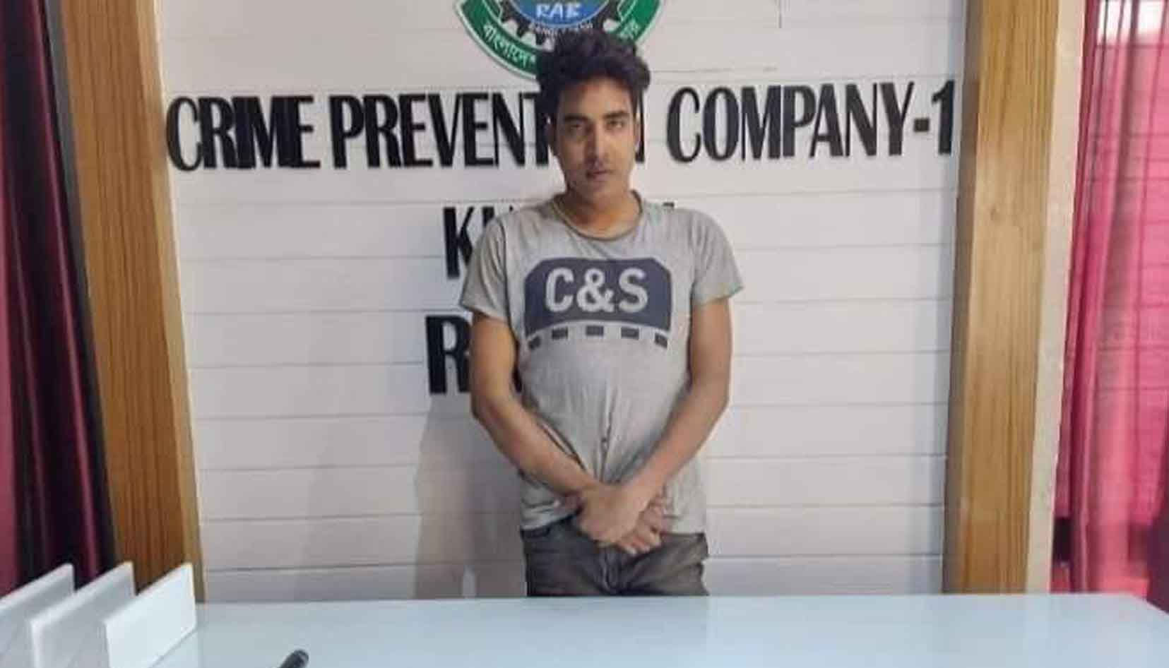 ​কুষ্টিয়ায় ডিবি পরিচয়ে ট্রাক  ছিনতাইকালে আটক ১