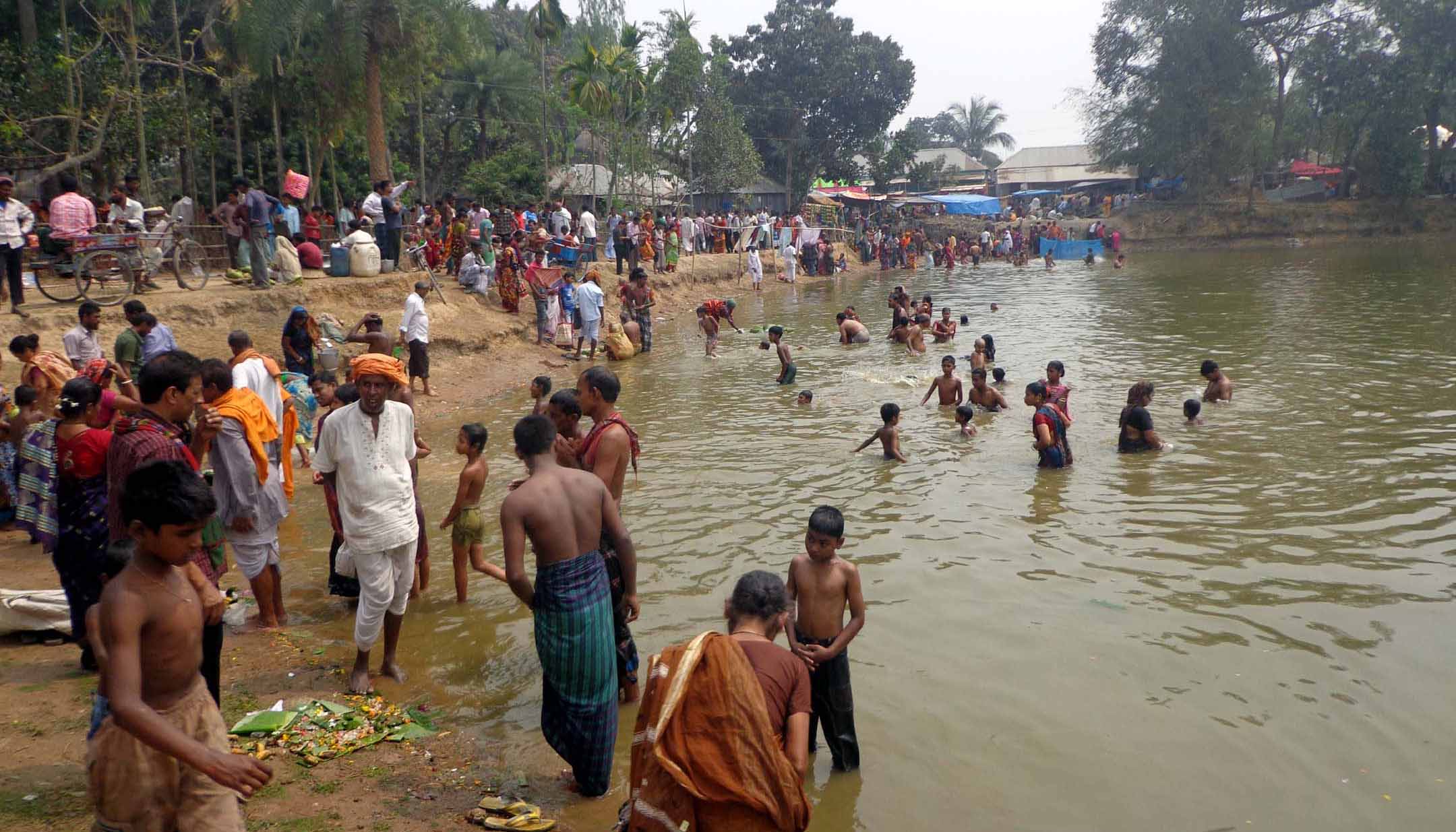 মা ভবানীর মন্দিরে মাঘী পূর্ণিমা উৎসবে পূণ্যার্থীদের ঢল