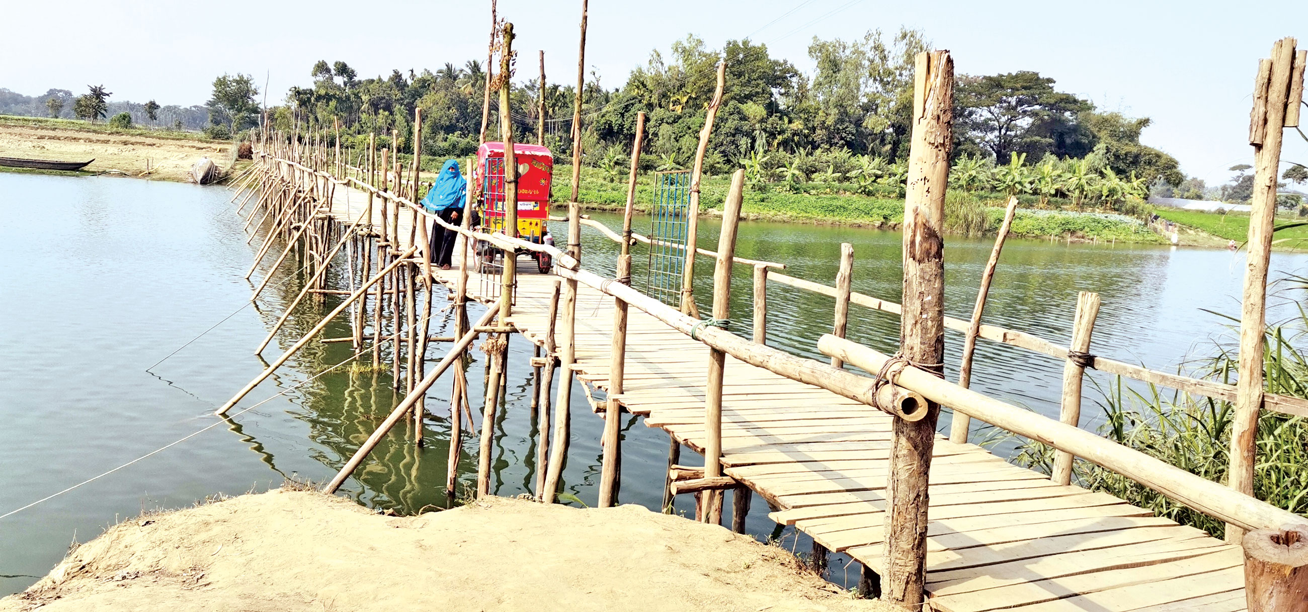 সেতু খোলা-বাঁধায় দুর্ভোগ লাখো মানুষের