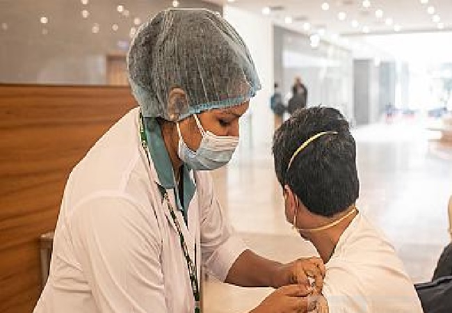 করোনা টিকা নিয়েছেন সাড়ে ৩৩ লাখ মানুষ
