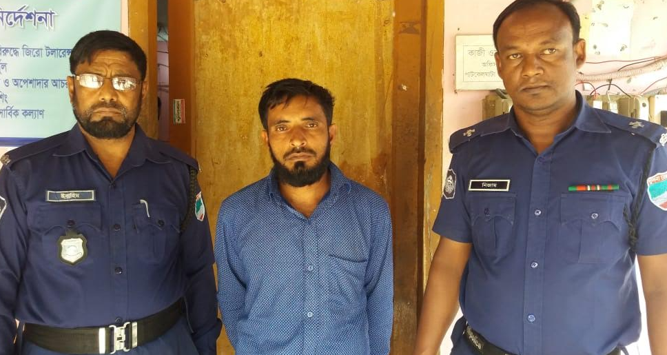 সাতক্ষীরার মেয়েকে ধর্ষণের অভিযোগে সৎ বাবা গ্রেফতার