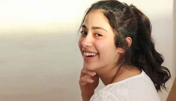 ​তাকে বিয়ে করলে পরতে হবে ‘লুঙ্গি’