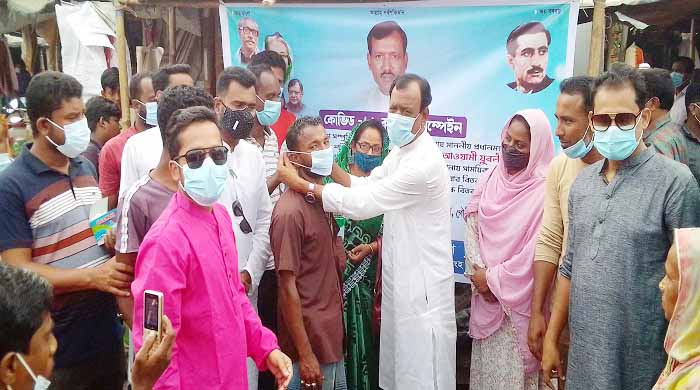 ​গৌরীপুরে পৌর যুবলীগের মাস্ক ক্যাম্পেইন