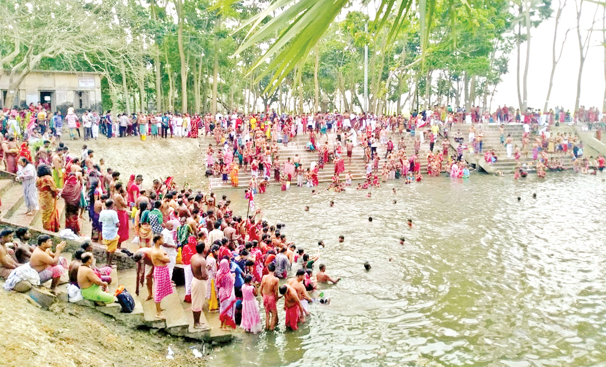 ওড়াকান্দির ঠাকুরবাড়িতে লাখো মানুষের ঢল