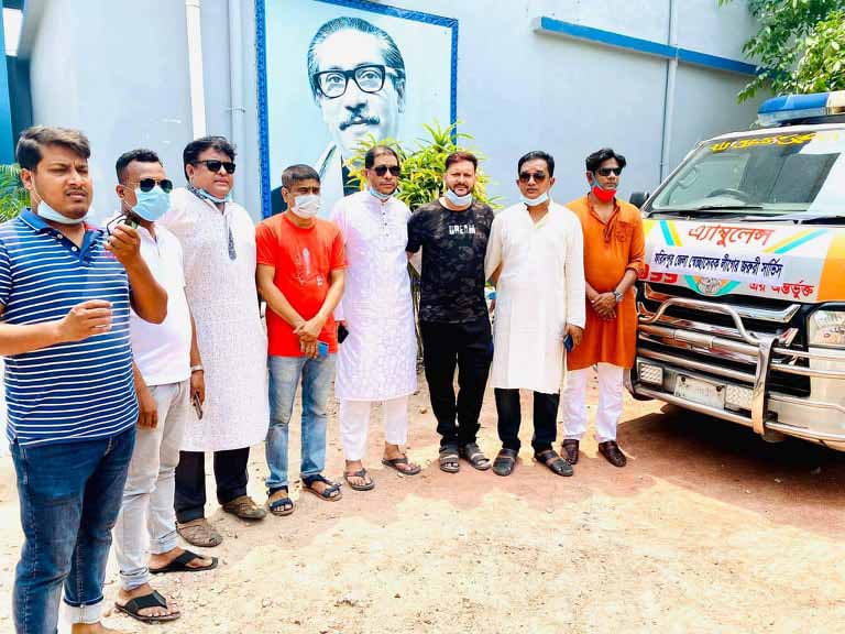 করোনা রোগী বহনে স্বেচ্ছাসেবক লীগের ফ্রি অ্যাম্বুলেন্স সার্ভিস