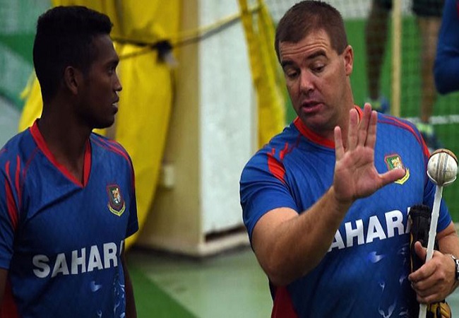 ৮ বছর নিষিদ্ধ বাংলাদেশের সাবেক বোলিং কোচ হিথ স্ট্রিক
