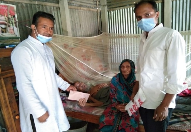 বকশীগঞ্জে রমজান উপলক্ষে ব্যারিস্টার সামির ছাত্তারের উদ্যোগে নগদ অর্থ বিতরণ