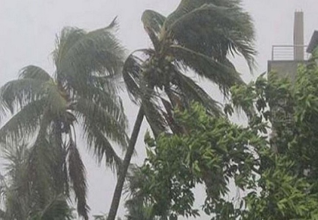 ঝোড়ো হাওয়াসহ বৃষ্টি হতে পারে আজ