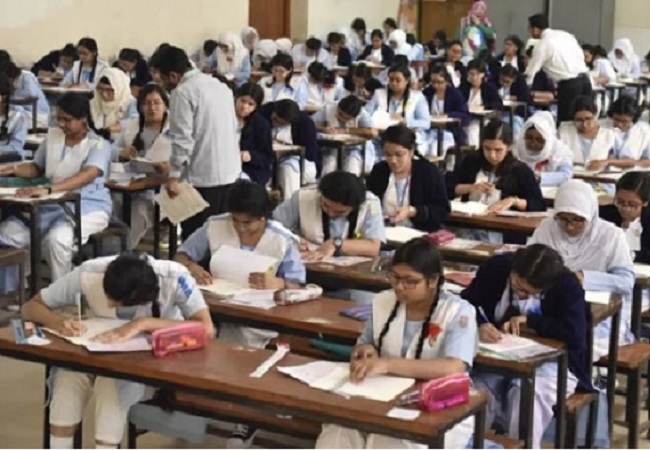 এসএসসি ও এইচএসসি পরীক্ষা পেছাতে পারে আরও দুই মাস
