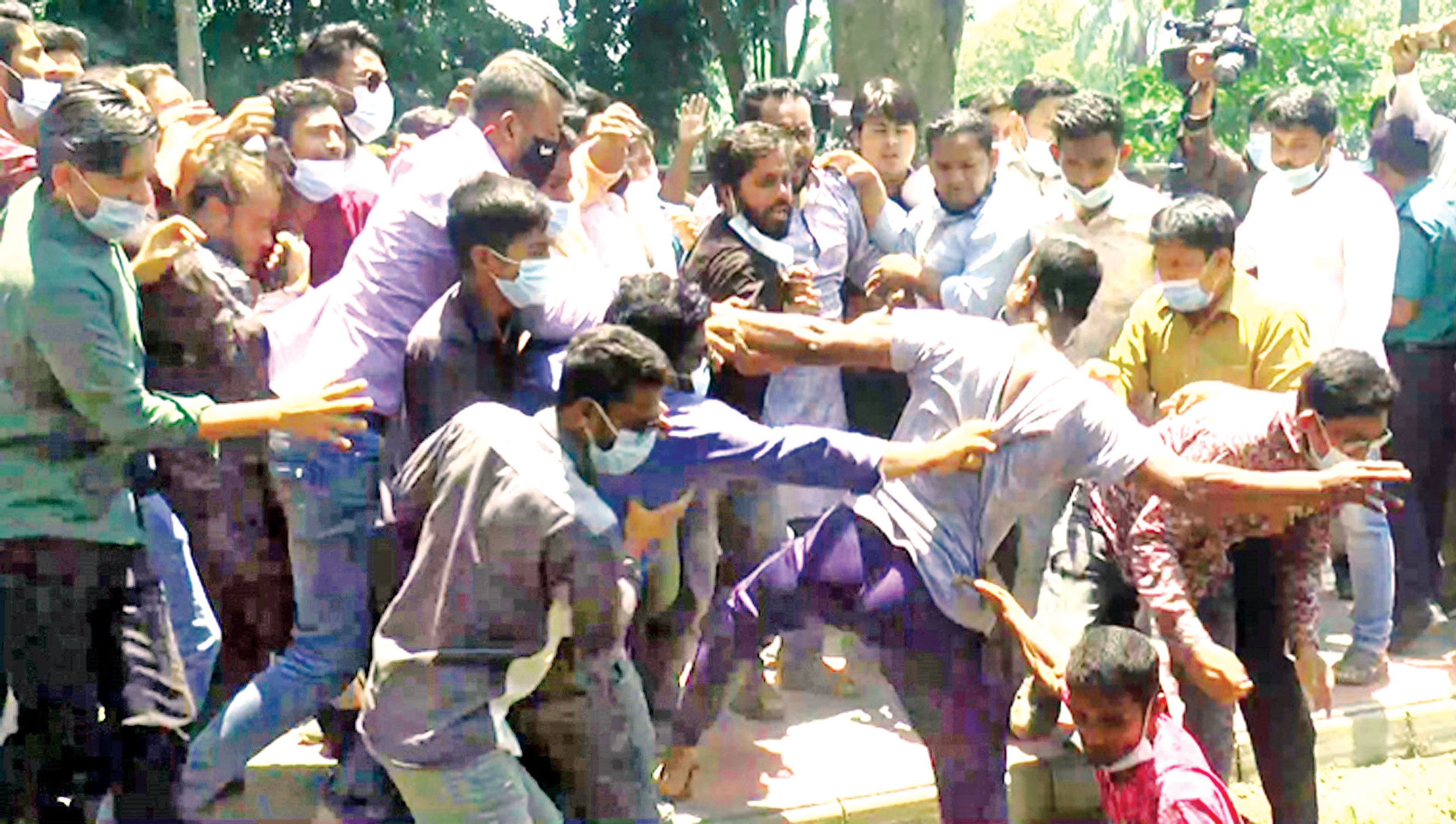 রাবিতে ছাত্রলীগের দুই পক্ষের সংঘর্ষ