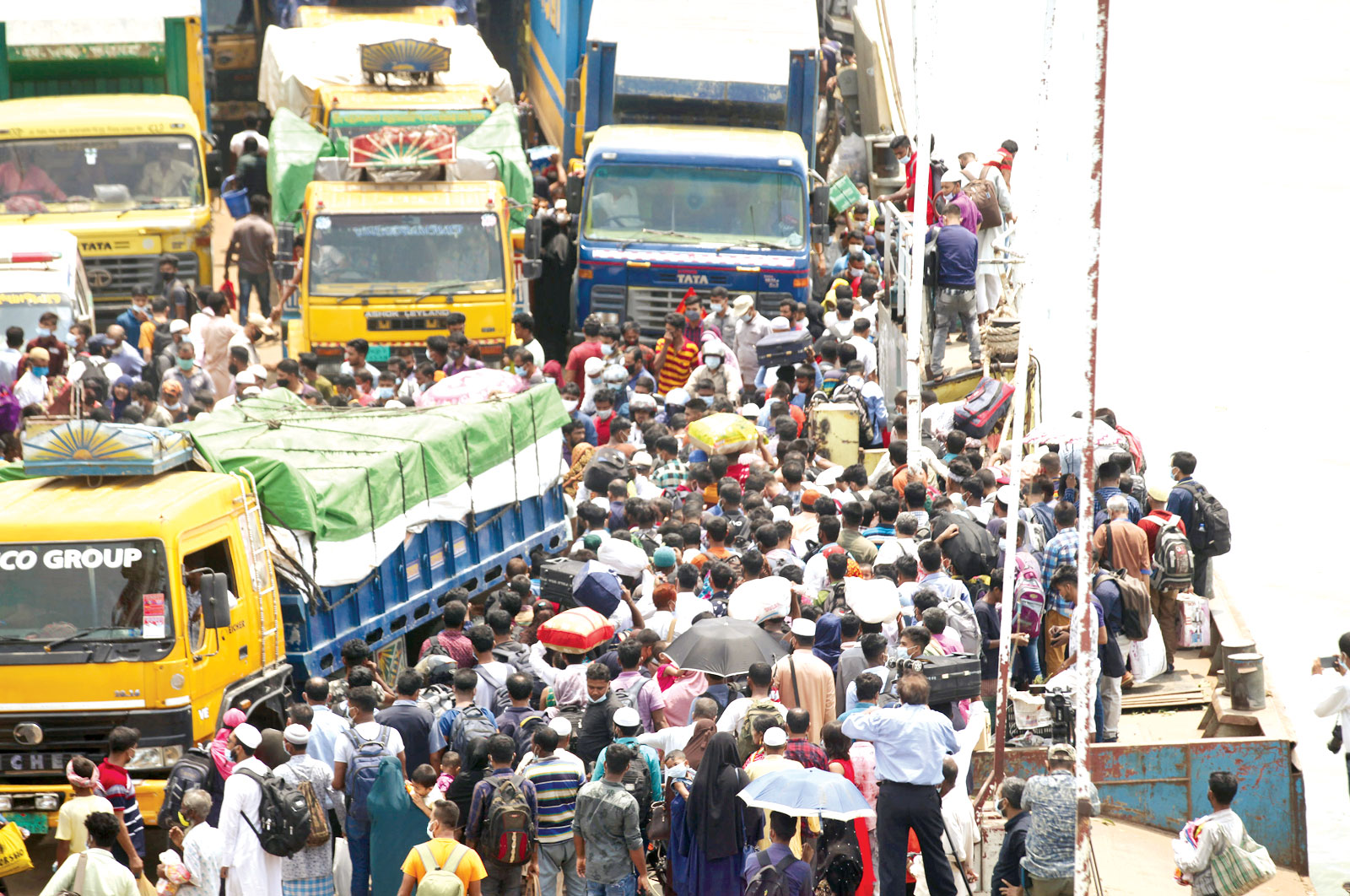 ঈদযাত্রায় করোনার তৃতীয় ঢেউয়ের শঙ্কা