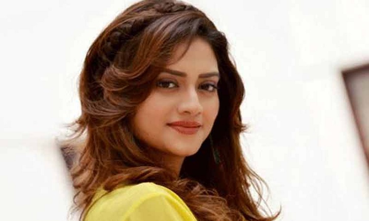 অন্তঃসত্ত্বা হয়েও গর্ভনিরোধক ওষুধের প্রচারে নুসরাত