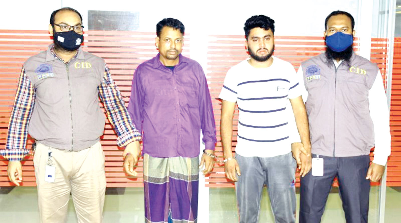 তরুণীদের সঙ্গে আড্ডার লোভ কোটি টাকা হাতিয়েছে চক্রটি