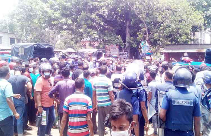 কুষ্টিয়ায় প্রকাশ্যে একই পরিবারের ৩ জনকে গুলি করে হত্যা