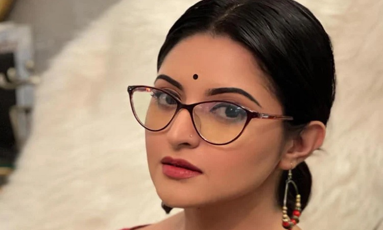 নাসির মদের বোতল ভেঙে আমার গায়ে ছুড়ে মারেন: পরীমণি
