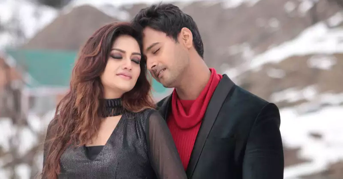 যশের বাইসেপে মাথা রেখে ঘুমাতে চান অন্য কেউ