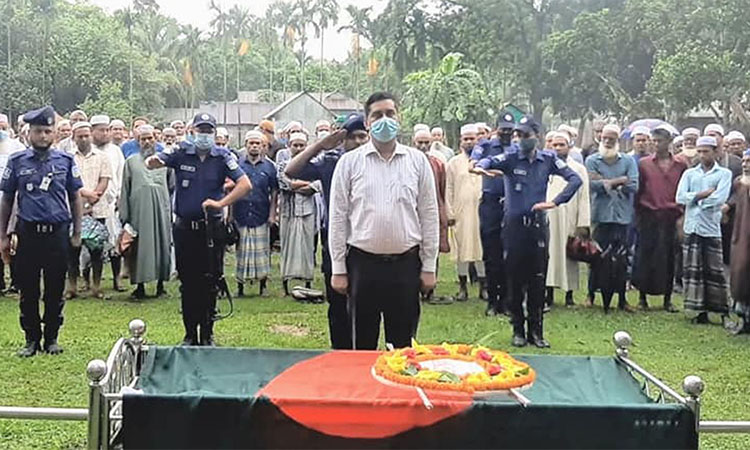 ​গৌরীপুরে রাষ্ট্রীয় মর্যাদায় মুক্তিযোদ্ধা আব্দুর রশিদের দাফন সম্পন্ন