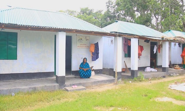 প্রধানমন্ত্রীর উপহারের ঘরে ঈদ করবে সাঁথিয়ার ৪২২ পরিবার