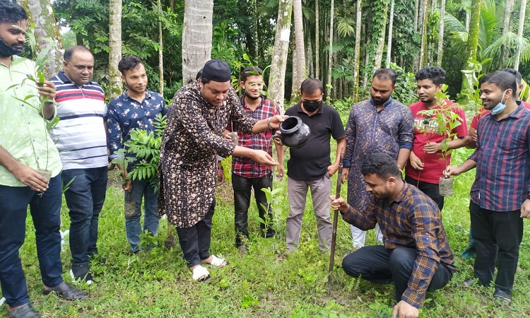 ​  জয়ের জন্মদিনে লক্ষ্মীপুর জেলা যুবলীগের নানা আয়োজন