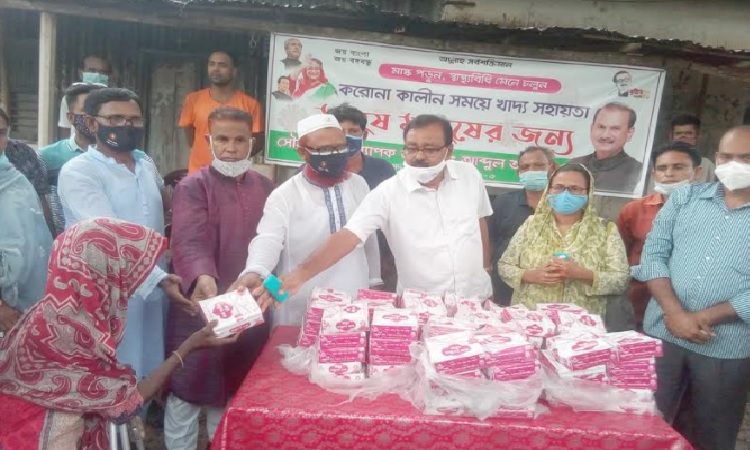 তাড়াশে করোনাকালীন খাদ্য সহায়তা কার্যক্রমের উদ্বোধন