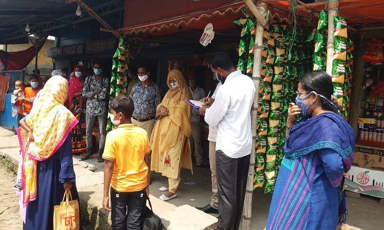 নাচোলে বিধিনিষেধের ৫ম দিনে ২৩ মামলায় ৪২০০টাকা জরিমানা