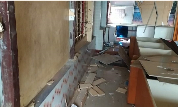 ​  জাজিরায় ফুটবল খেলাকে কেন্দ্র করে মারপিট : আওয়ামী লীগের ক্লাব ভাঙচুর