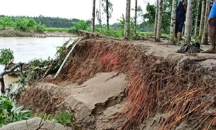 উখিয়ায় প্রবল বর্ষণে ৪ টি খালের ২০ পয়েন্টে ব্যাপক ভাঙন