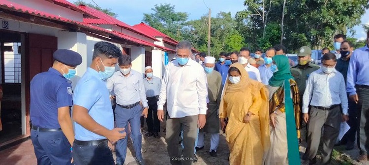 ​ওসমানীনগরে আশ্রয়ণ প্রকল্পের ঘর পরিদর্শনে প্রধানমন্ত্রীর মুখ্য সচিব