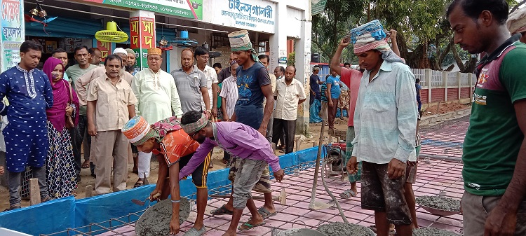 মান্দার সতিহাটে উন্নয়নমূলক কাজের উদ্বোধন