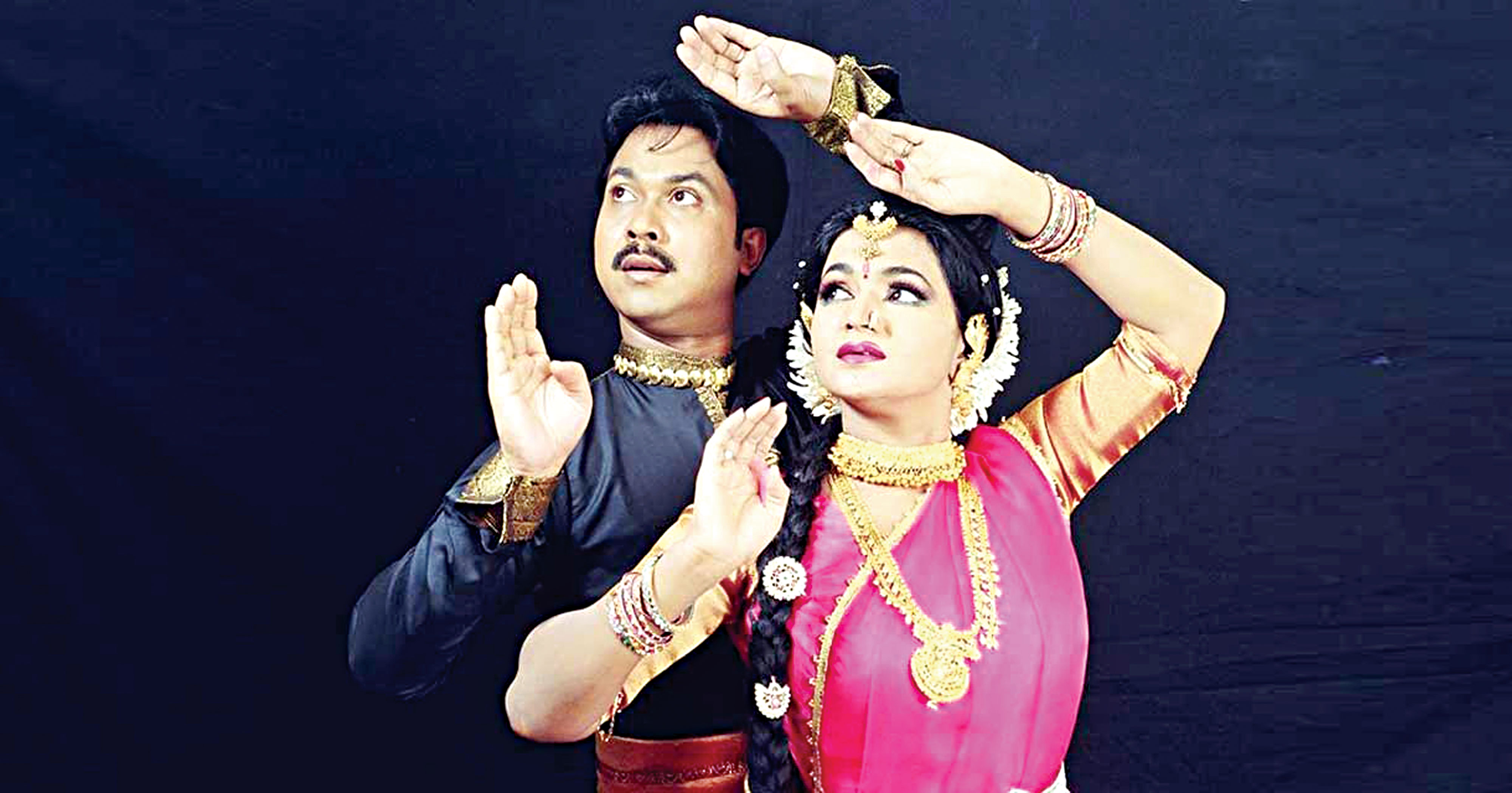 থমকে গেছে নৃত্যশিল্প