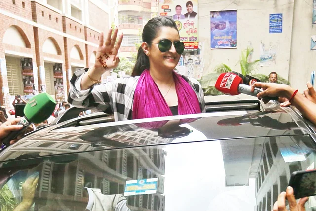 চিত্রনায়িকা পরীমণির স্থায়ী জামিন