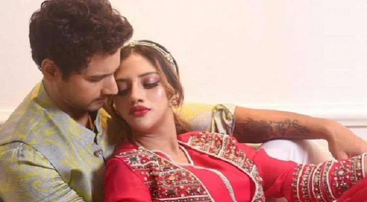 আলোচনায় যশ-নুসরাতের একান্ত ছবি