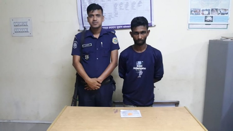 ​লালমোহনে ইয়াবাসহ মাদক বিক্রেতা আটক