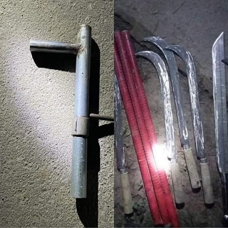 ​বরুড়ার ঝলম ও খোশবাস থেকে পাইপগান মেশিন ও দেশীয় অস্ত্র উদ্ধার