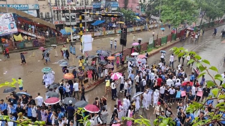 ​সড়ক দুর্ঘটনায় এত শিক্ষার্থী মারা যাওয়ার কারণ কী?
