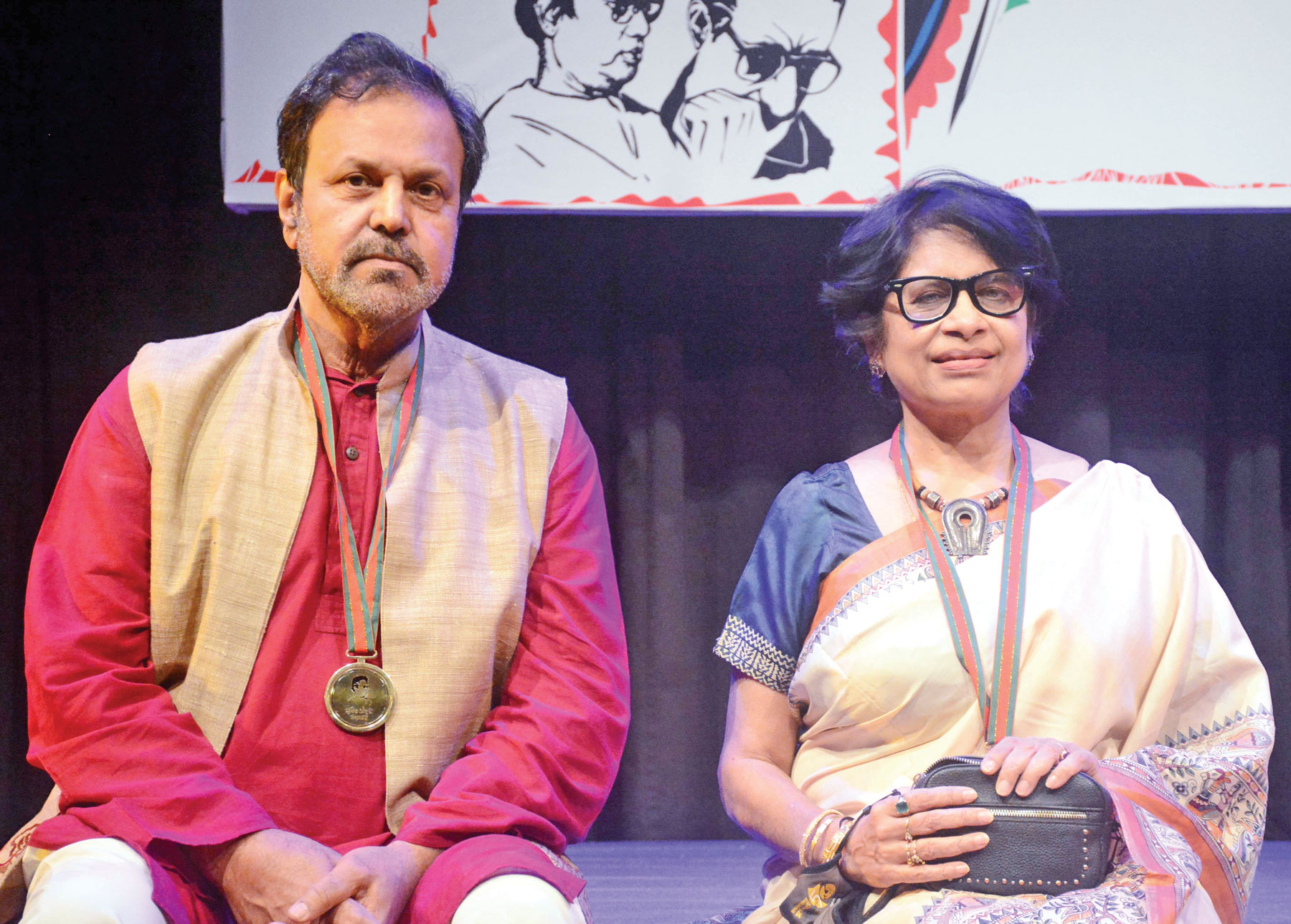 একই সম্মাননায় তারিক-সারা
