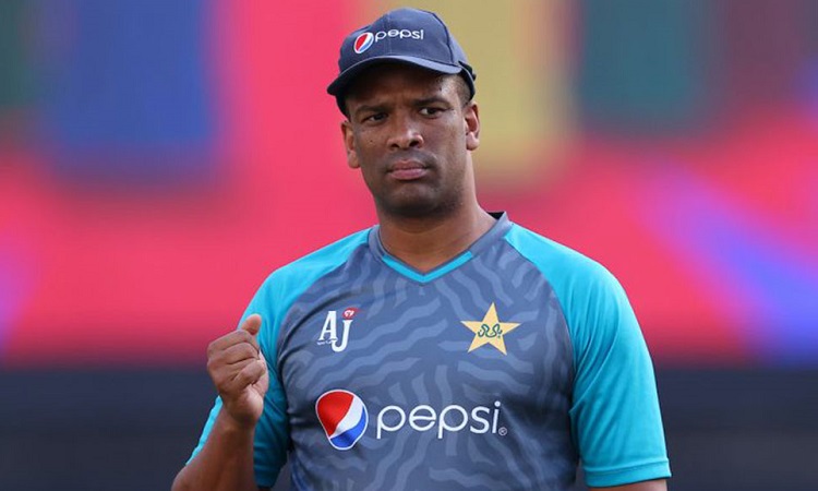 দেশে ফিরে যাচ্ছেন ফিলান্ডার