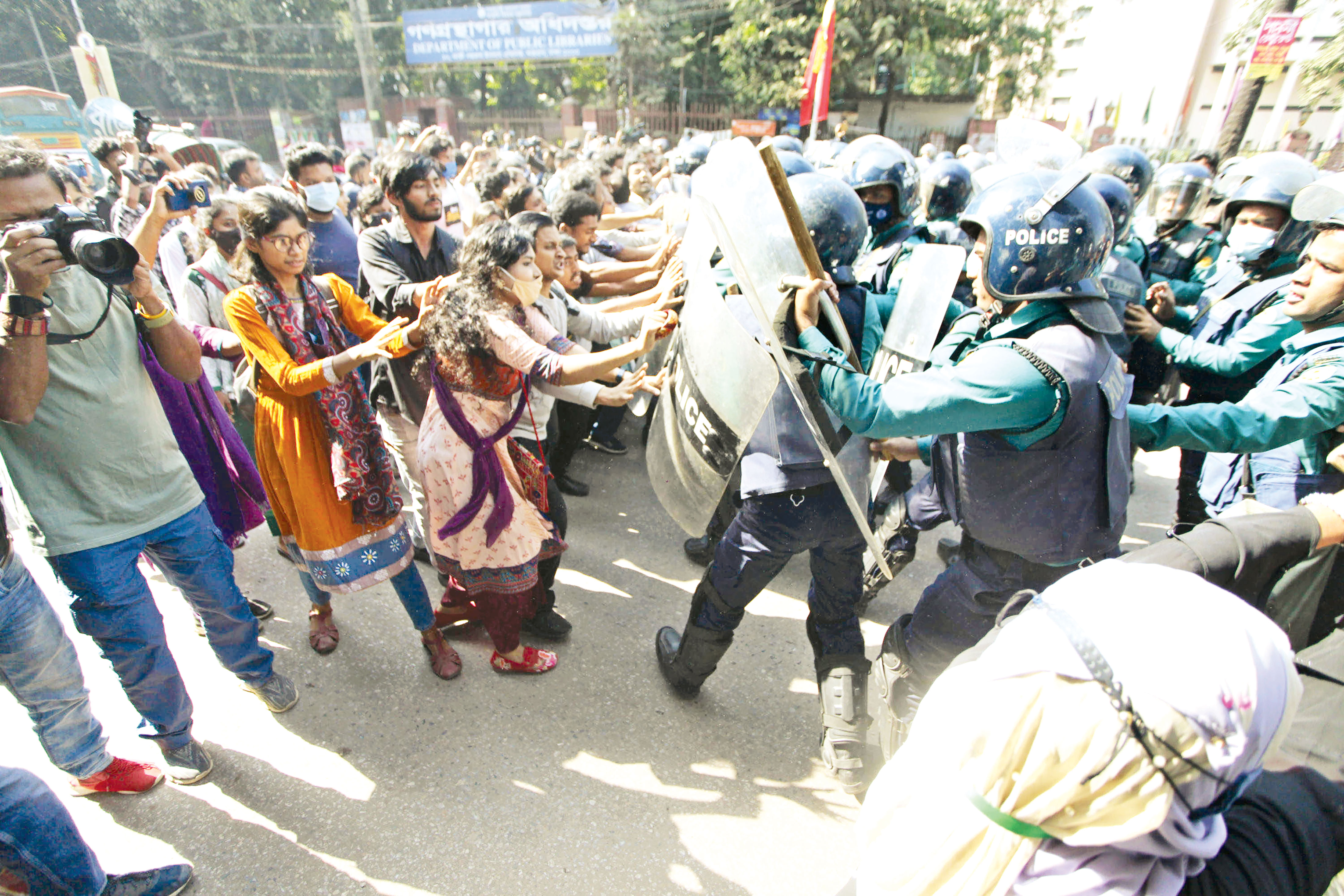 বিআরটিএ ভবন ঘেরাও আজ