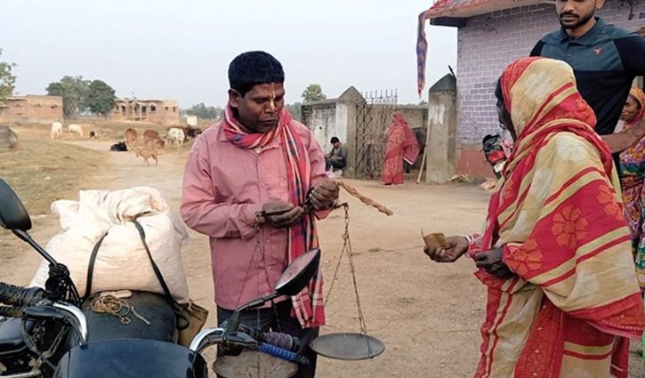 ‘বাদাম বাদাম কাঁচা বাদাম’ ভাইরাল গানের পেছনের গল্প