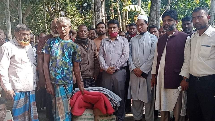 ​  সুন্দরগঞ্জে অগ্নিকাণ্ডে ক্ষতিগ্রস্থ পরিবারকে  উপজেলা প্রশাসনের আর্থিক সহায়তা