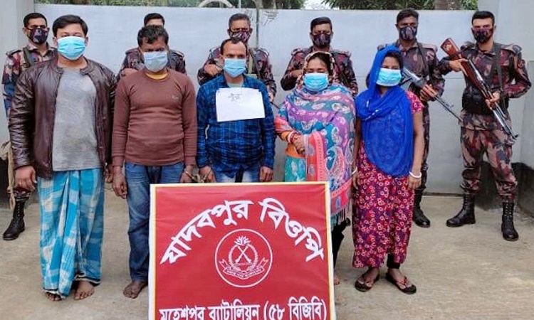 মহেশপুরে অনুপ্রবেশকালে ৭ জন আটক
