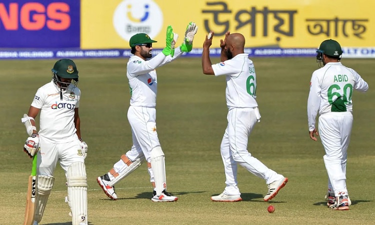 ​  ৮৭ রানে অলআউট হয়ে ফলোঅনে বাংলাদেশ