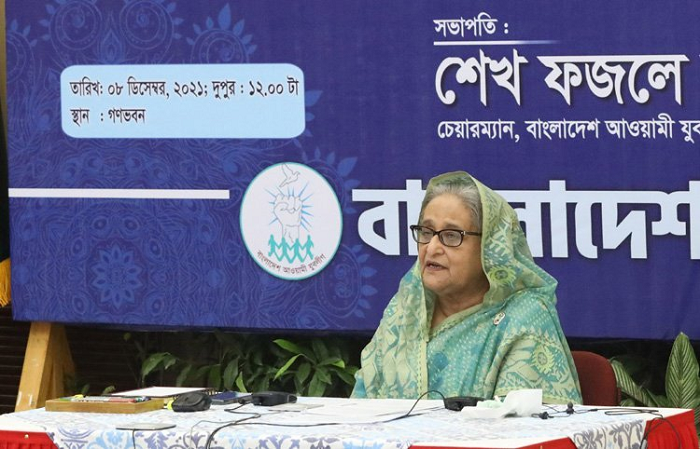দেশকে সমৃদ্ধির পথে নিয়ে যাওয়ার লক্ষ্যে তরুণ প্রজন্মকে  প্রস্তুত করার ওপর গুরুত্বারোপ করেছেন প্রধানমন্ত্রী