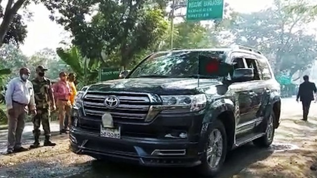 ​গাড়ি চালিয়ে ভারত গেলেন প্রতিমন্ত্রী