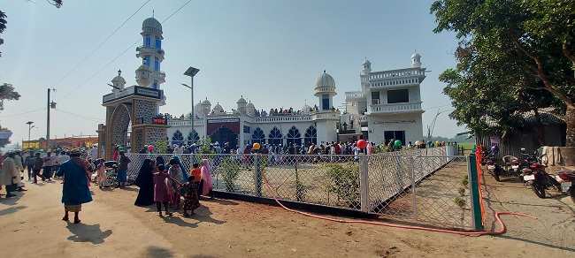 ​ইসলামপুরে ধর্ম প্রতিমন্ত্রীর নব নির্মিত ডাক্তার বাড়ী জামে মসজিদের উদ্বোধন