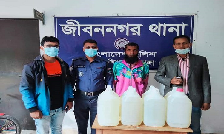 ​  জীবননগর থানা পুলিশের অভিযানে দেশীয় মদসহ আটক ১