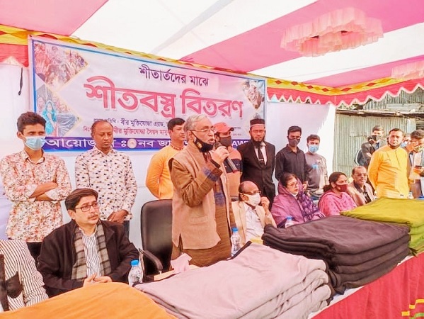 ফরিদপুরে নব জাগরণ সংঘের উদ্যোগে শীত বস্ত্র বিতরণ